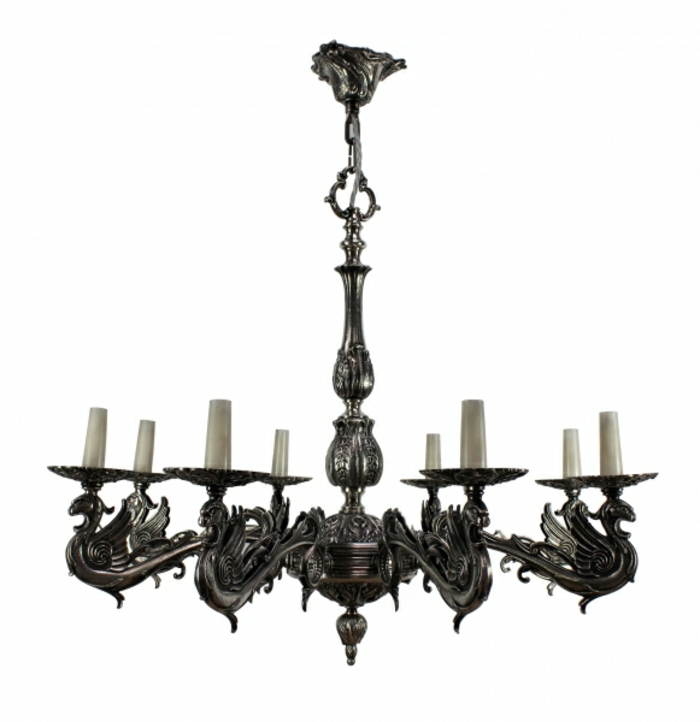 Kronleuchter au Metall im gotischen Stil für acht Glühbirnen mit Drachenmotiven