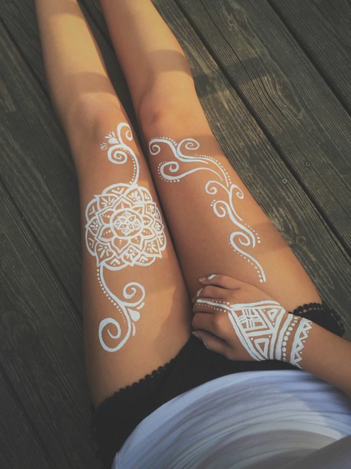 tattoo muster weiße farbe zum dekorieren von beinen und hände henna sorte von tattoo runde