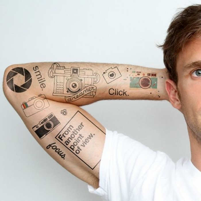 tattoos motive tolle ideen für mehrere tattoo-gestaltungen auf einem arm von mann kamera lächeln