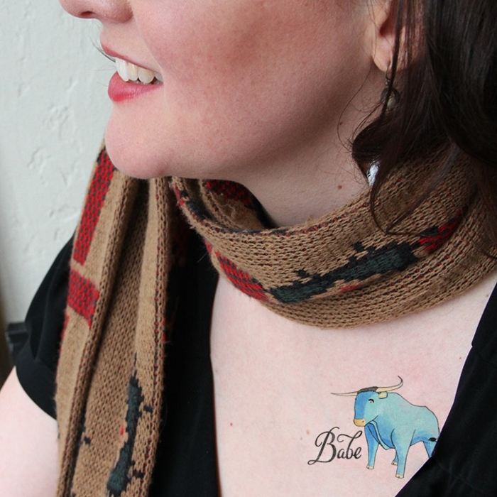 tattoo stier in blau mit dem überschrift babe ideen zum gestalten sternzeichen stier gemini virgo 