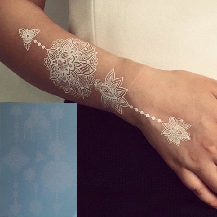 tattoos frau henna sorte von tattoo in weißer farbe kleine elemente dezentes tattoo auf haut kleben