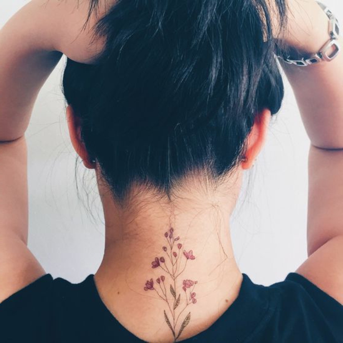 Frauen schriftzug tattoos onpendemen: Tattoo