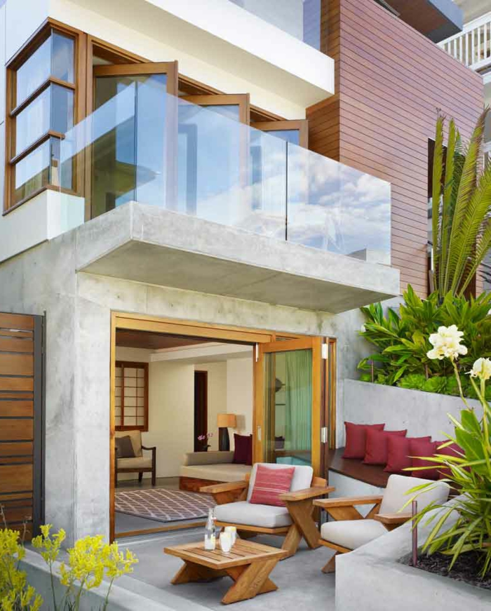 terrasse gestalten ideen für eine kleine terrasse haus mit terrasse blumen kissen dekorationen luxus