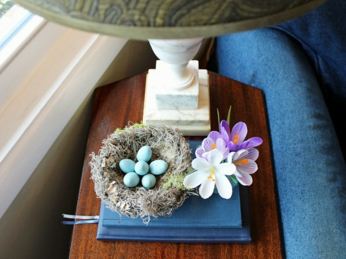 Fensterdeko Ostern mit Eiern und Blumen 