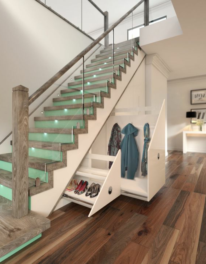 Stauraum Lösung Treppenhaus Holz und Glas Kombination