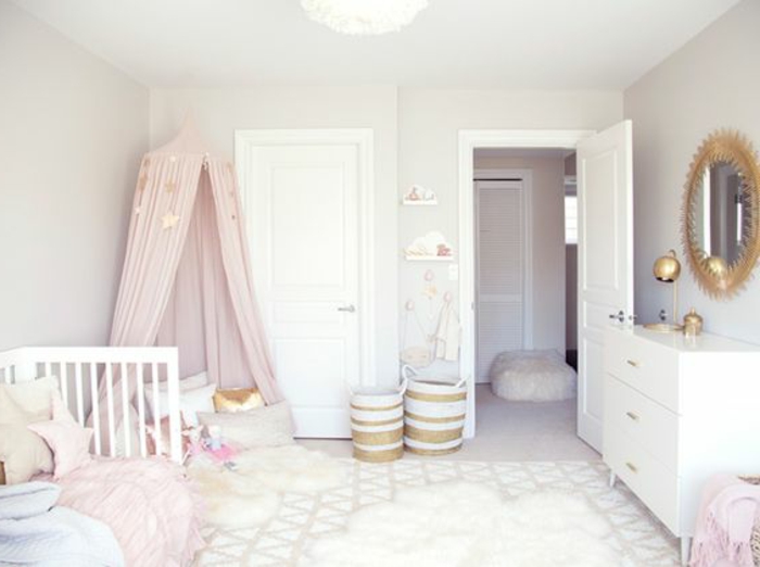 babyzimmer mädchen dezentes einfaches design in weißer farbe interieur design babyzimmer kinderzimmer 