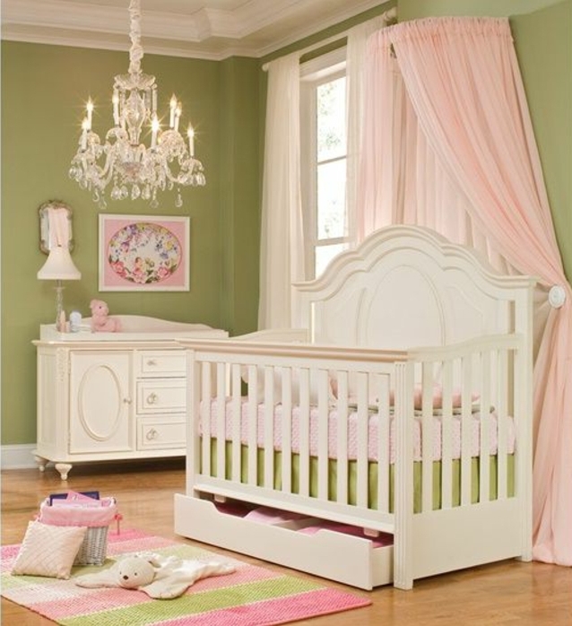 kinderzimmer einrichten ideen in grün rosa und weiße möbel babybett schrank bild lampe schmuckständer