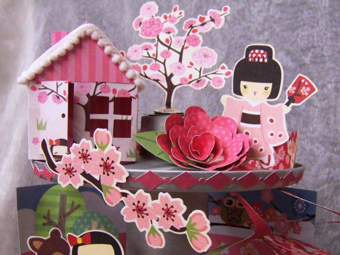 eine rosa Komposition aus Japanischen Kirschblüten, Mädchen mit Kimono und Häuschen - Basteln mit Karton