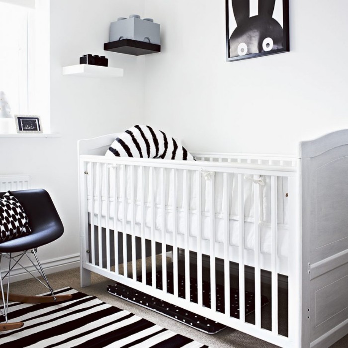 babyzimmer komplett set, schwarz und weiß babyzimmer idee, wanddeko mit hase