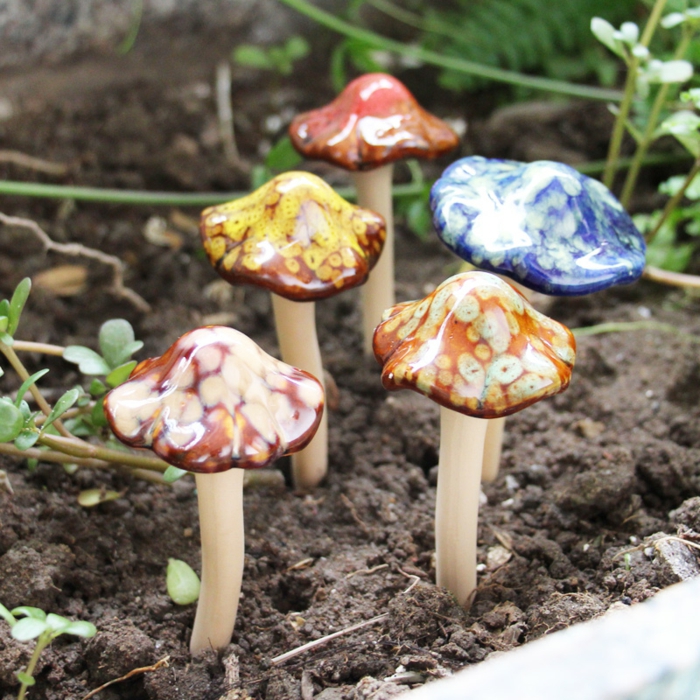 basteln mit blumentöpfen pilzen dekorative elemente in dem topf gelten auch als schöne deko für topf 