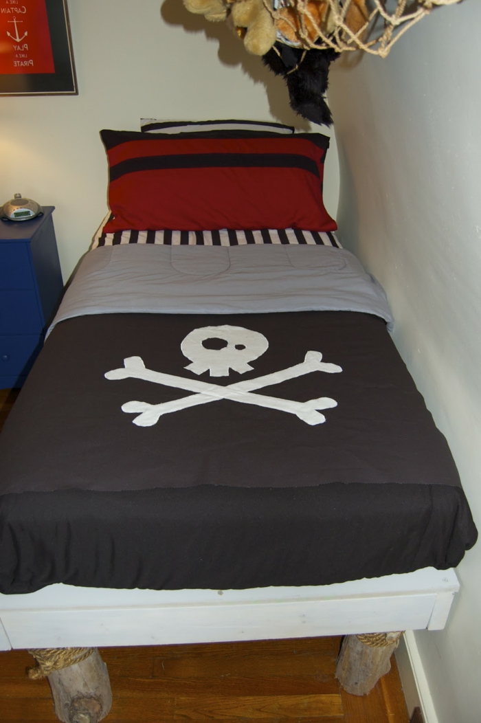 Piraten Symbole selber nähen DIY Projekte für Kinderzimmer Pirat