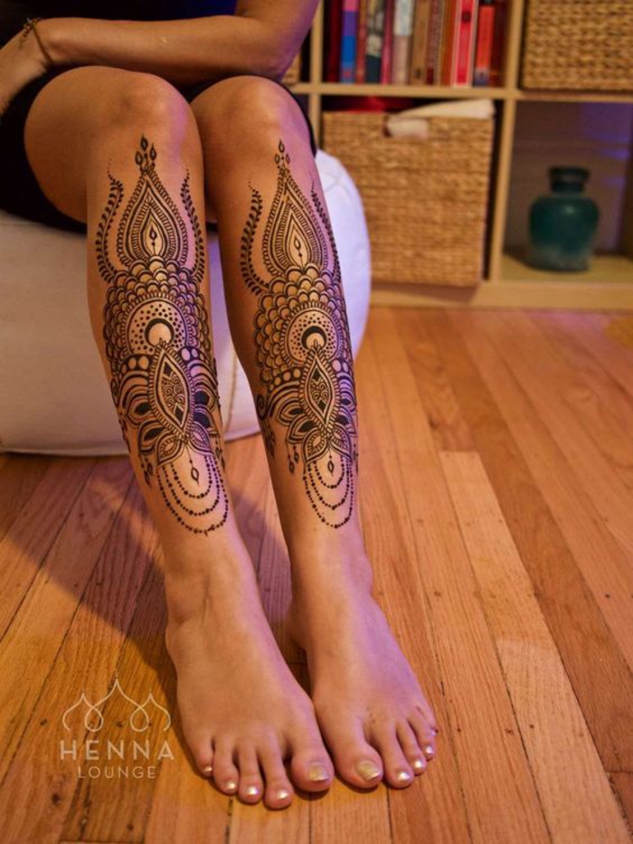 bein tattoo, henna, mandala, weibliche tattoo motive