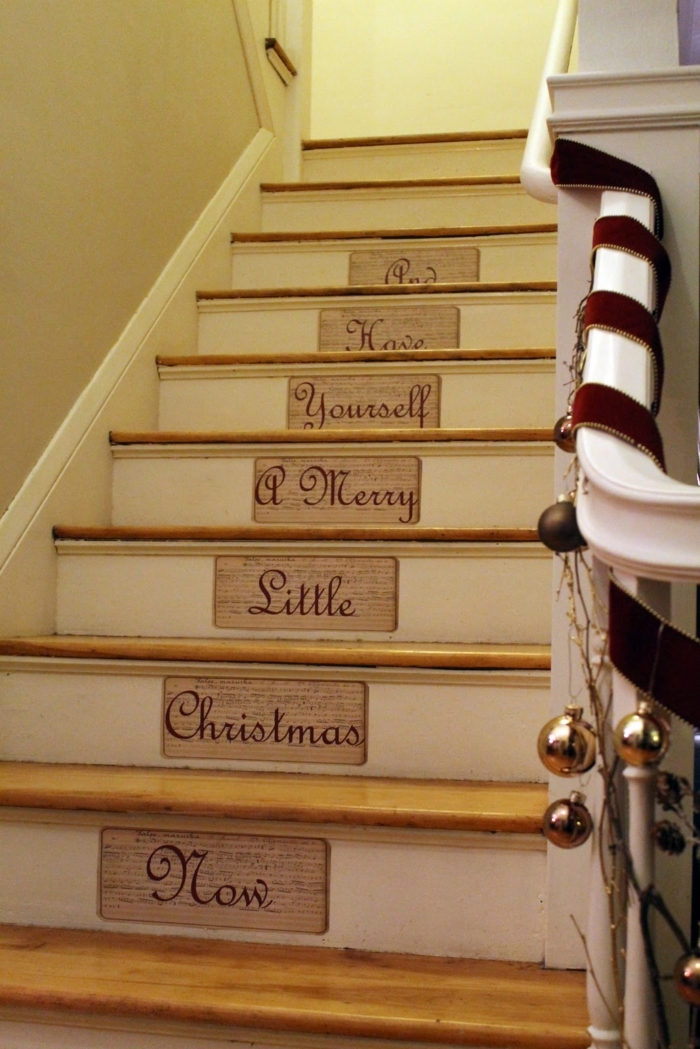 Botschaft zu Weihnachten auf der Treppe mit Tabelle schreiben Treppenaufgang gestalten