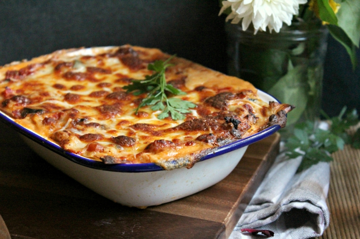 einfache vegetarische gerichte hausgemachte lasagne ohne fleisch in einem topf kochen backform blume