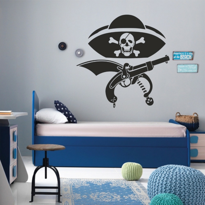 alle Elemente von einem Pirat als Wandtattoo - Wanddeko Kinderzimmer, blaues Bett