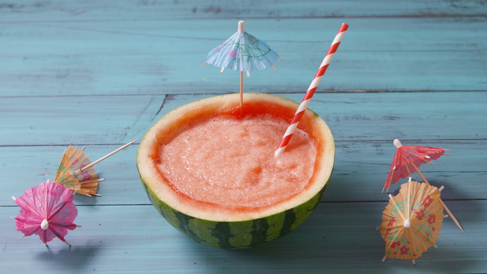 kreative Ideen für Sommergetränke, Cocktail-Wassermelone, lecker und erfrischend