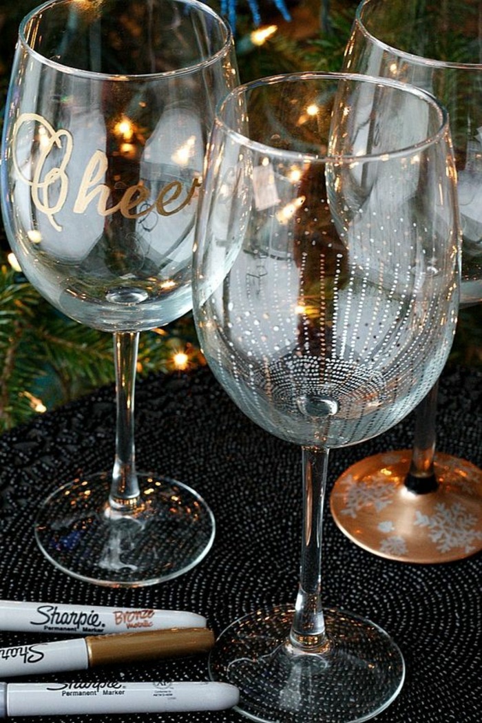 weihnachtlich dekorieren, gläser mit markern verzieren, diy