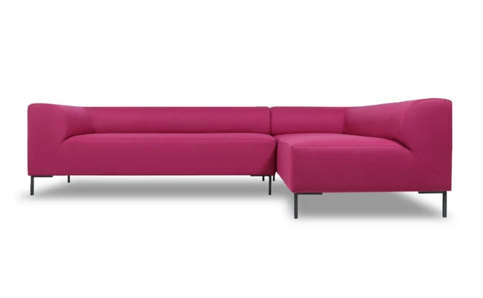 designer sofa, ecksofa in rosa mit schwarzen beinen, eckgarnitur, einrichtung