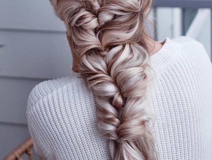 elegante ideen frisuren für lange haare blond mittelalter flechtfrisuren weißer pullover hochzeit haarfrisuren ideen