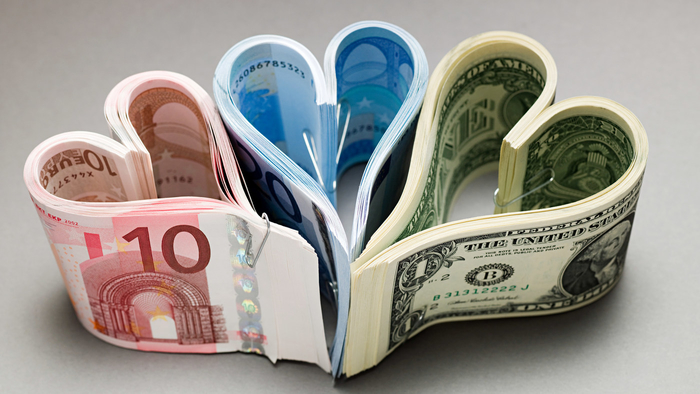Geldscheine-Herzen, leicht und schnell Geldgeschenke basteln, kreative Ideen