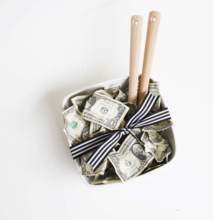 grüner Salat aus Dollars, lustige Ideen für Geldgeschenke zum Nachmachen
