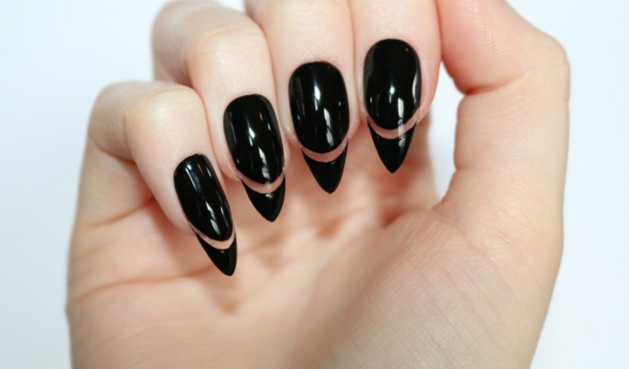 schwarze gelnägel mit einer transparenten linie dekorationen für nägel nagellack ideen schwarze farbe 