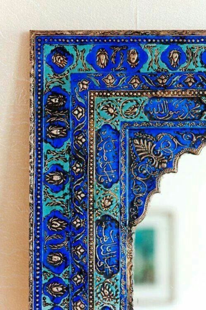 orientalische dekoration einzigartige gestaltung ausführung des rahmen eines spiegels blau und grün mit aufschrift und deko