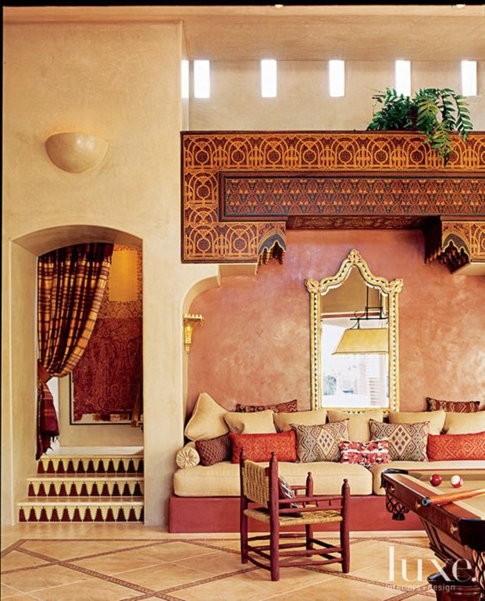 marokkaische lampen bunte farben im orientalischen haus interieur design ideen orange braun rot erdtöne exotisch
