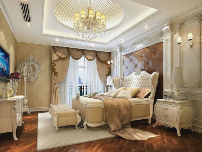 orientalisch wohnen dekorationen im luxuriösen schlafzimmer decke bett spiegel lüster schränke vorhänge luxus