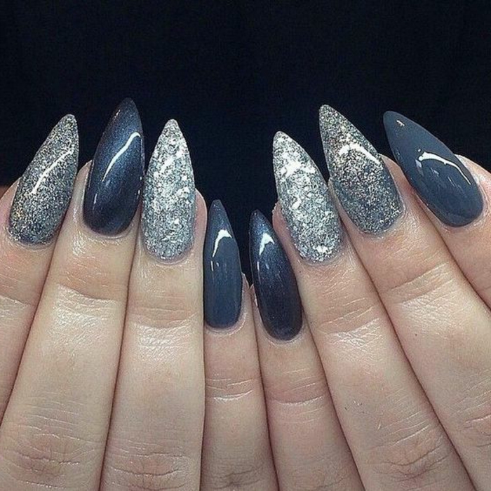 spitze nägel in grauen nuancen gestalten glitzernde dekorationen silbern grau blau-graue farbe design 