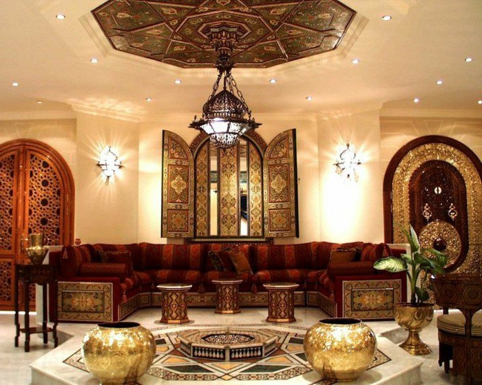 orientalische hängelampen und lüster und kerzen goldene dekorationen vase dekoratives fenster kaffeetische