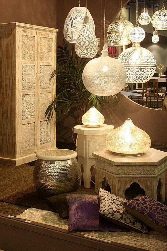 arabische möbel kissen schrank lampen lüster palme dekoration aus dem osten tische tischdeko ideen gestaltung