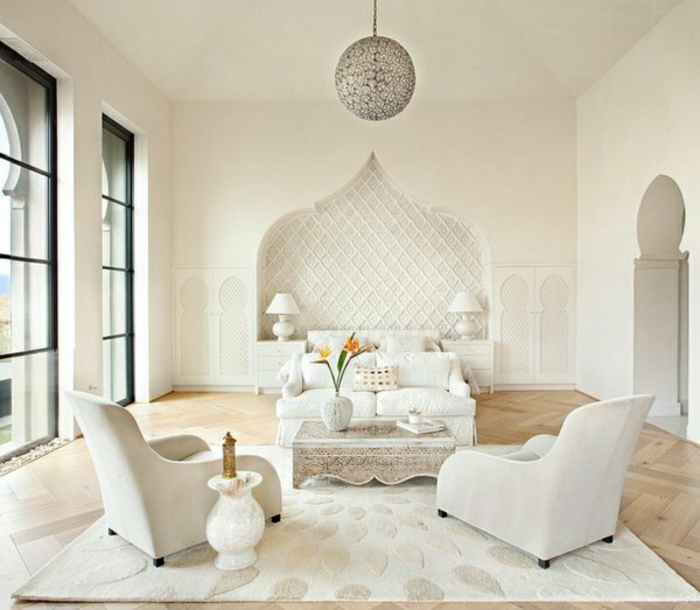 orientalische hängelampen dekorative elemente im modernen wohnzimmer sessel wanddeko sofa weißes design