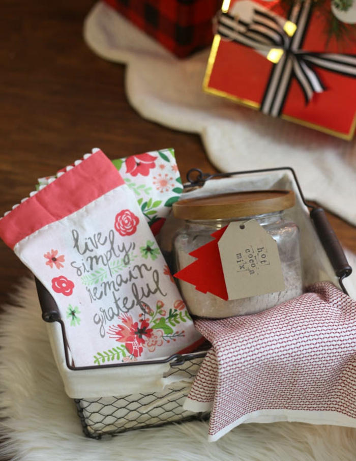 schöne Botschaften auf selbst genähte Tütchen und heiße Schokolade Mix - Geschenkkorb Inhalt 