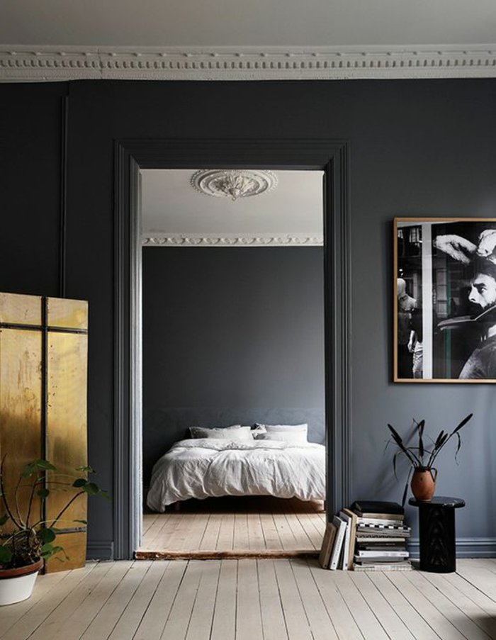 Schlafzimmer grau - interessante Decke in weißer Farbe, graue Wände