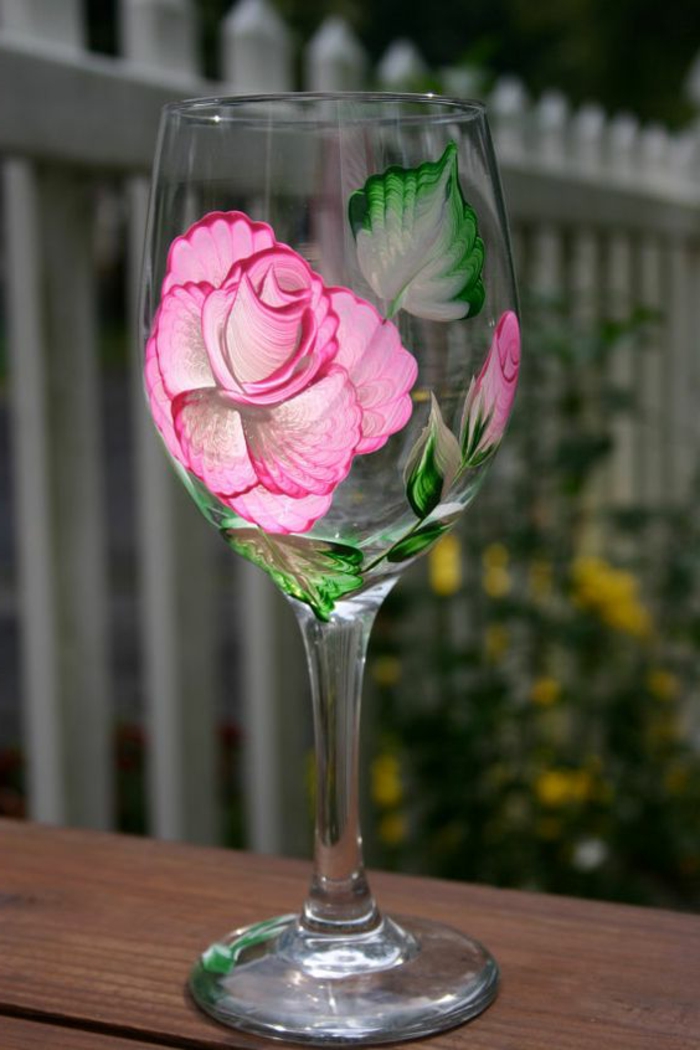glas mit farbe verzieren, rosa rose, blätter, blume, diy