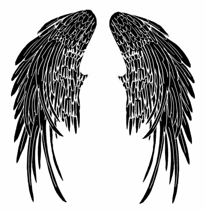 das ist eine unserer inspirierenden ideen für einen tattoo mit schwarzen engelsflügeln mit langen federn 