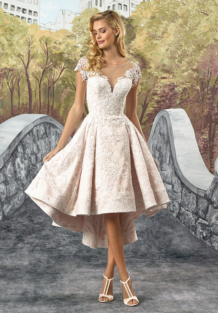 knielanges Hochzeitskleid, mit kurzen Ärmeln, mit V-Ausschnitt, in Cremeweiß
