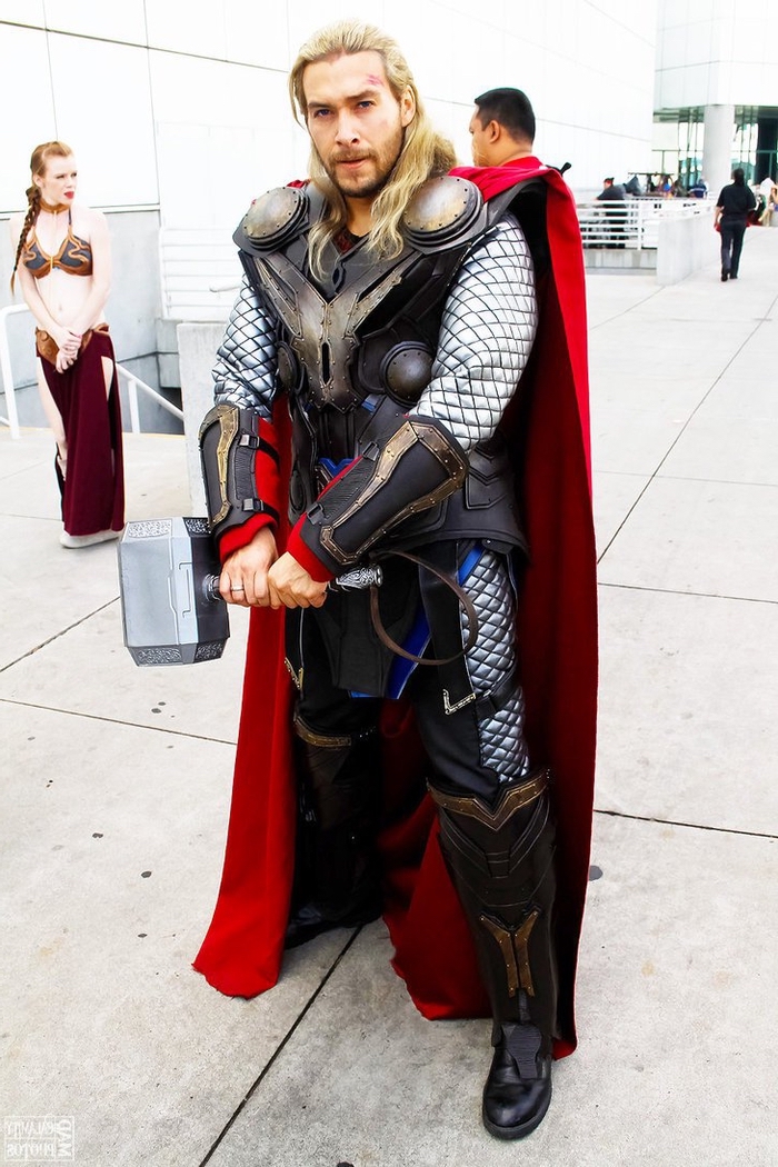 ein echter Thor mit Hammer Kindheitshelden Kostüme selber machen