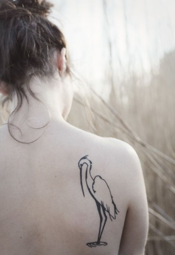 Kranich Tattoo, coole Tattoo-Ideen für Frauen, Rücken Tätowierung, weibliches Motiv