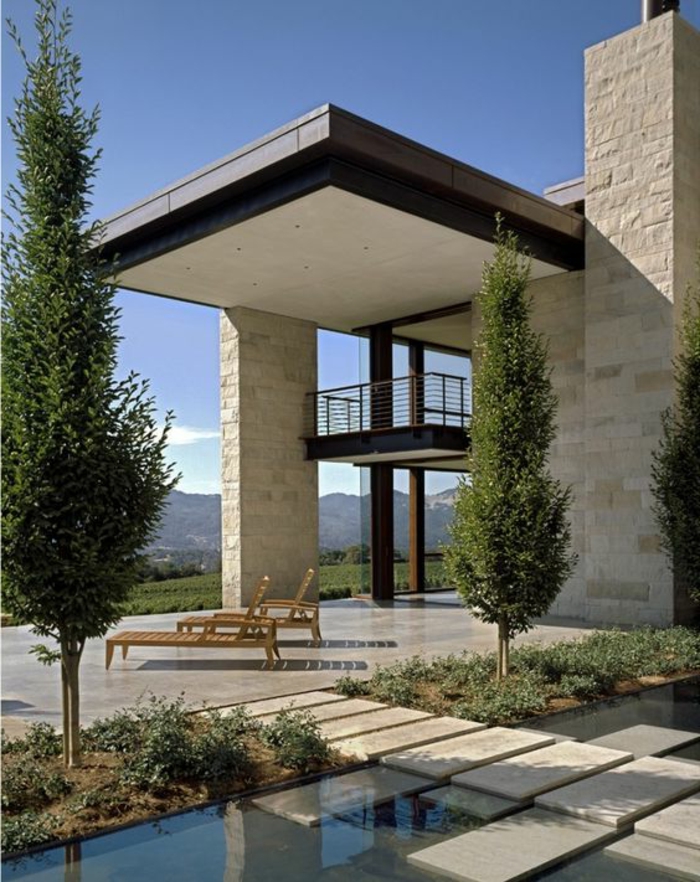 minimalistisches Haus mit minimalistischem Garten - Gartengestaltung Beispiele