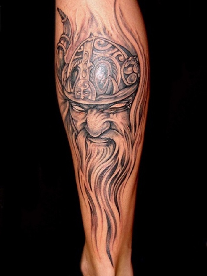 tattoo nordisch, wikinger, langer bart, scnurrbart, helm