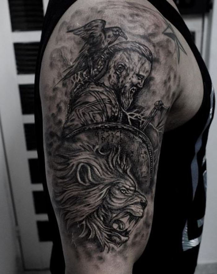 tattoo nordisch, oberarm tätowieren, oberarmtattoo, mann, löwe