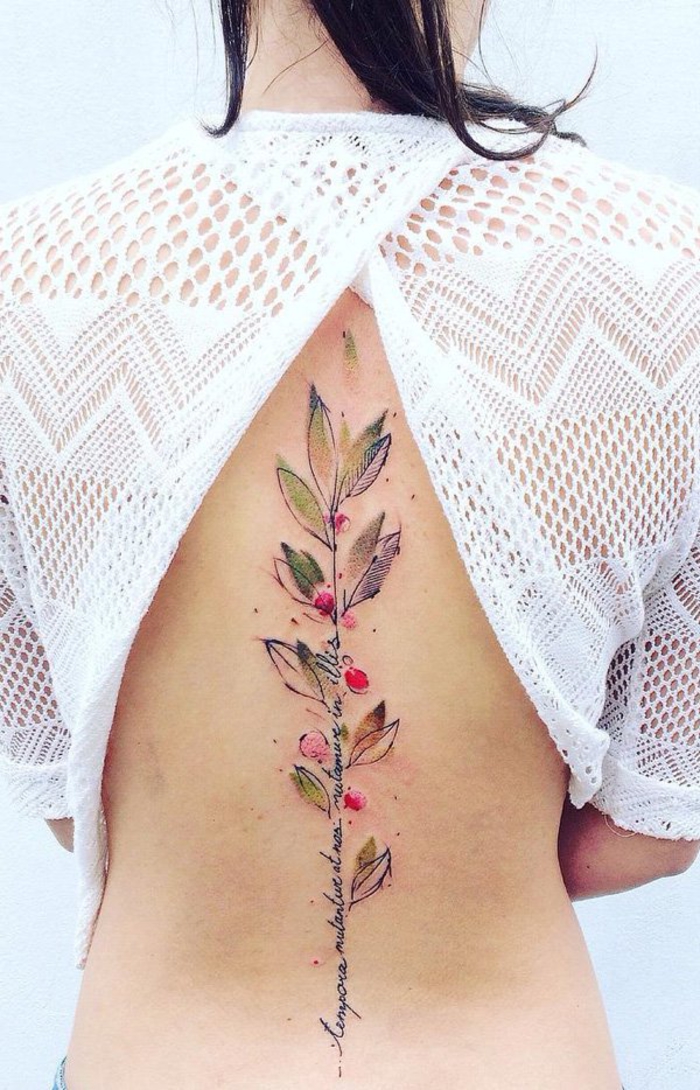 Rücken Tattoos für Frauen, Blätter und Blüten, Handschrift, Sommer-Look, coole Ideen
