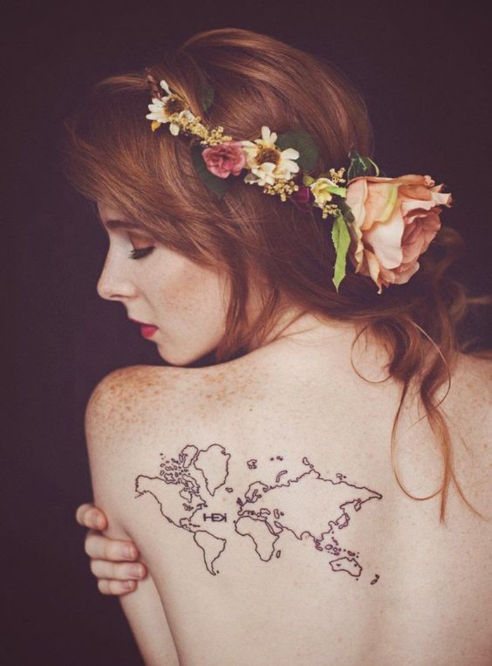 Tattoos für Abenteurer, Kontinente, Rücken Tattoo, weibliche Motive, die effektvoll wirken