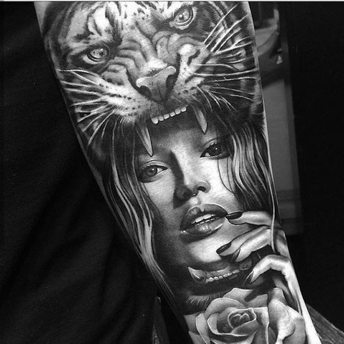 tigerkopf tattoo, bein, beintattoo, rose, frau, schwar-weißes foto