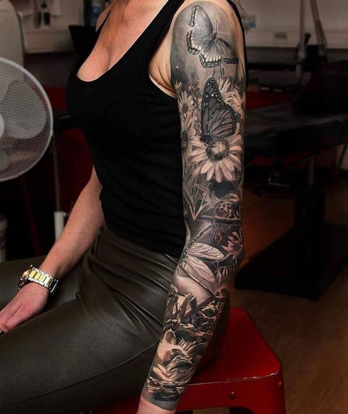 tattoo motive, tätowierung mit schmetterlingen und blumen