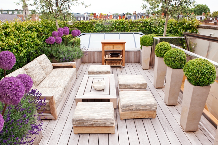 Ideen für Balkoneinrichtung und -bepflanzung, ein Ort zum Relaxen 