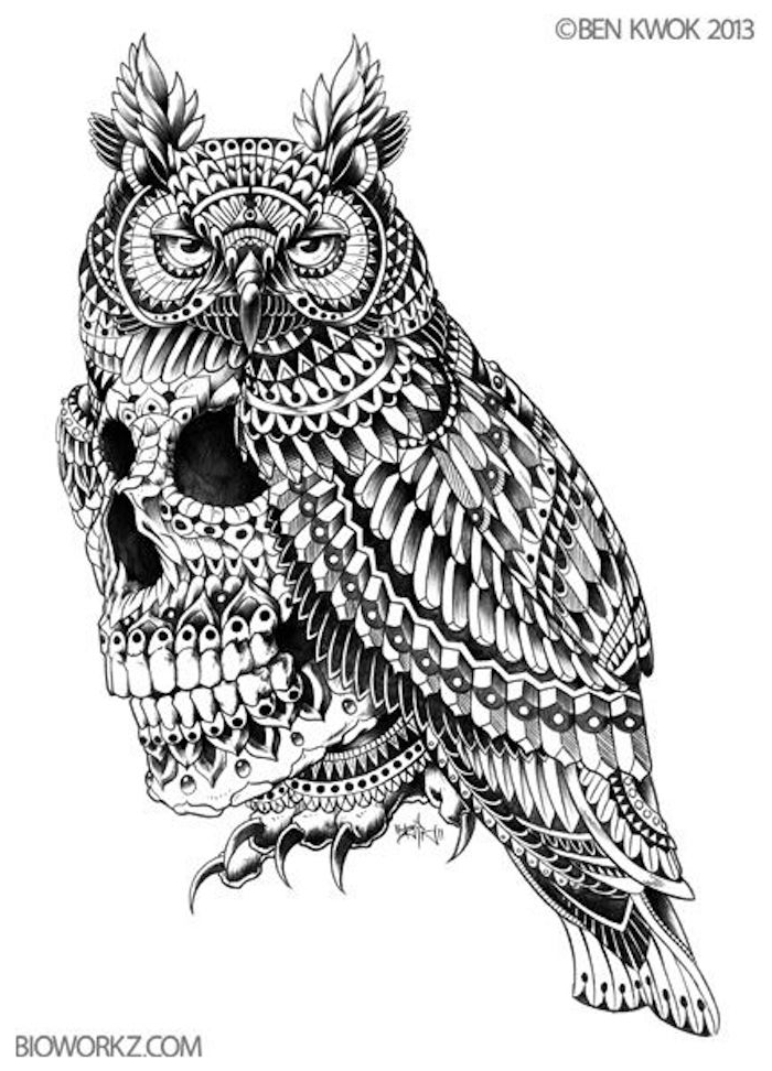 werfen sie einen blick auf diese idee für einen owl tattoo - hier sind ein großer uhu und ein totenkopf