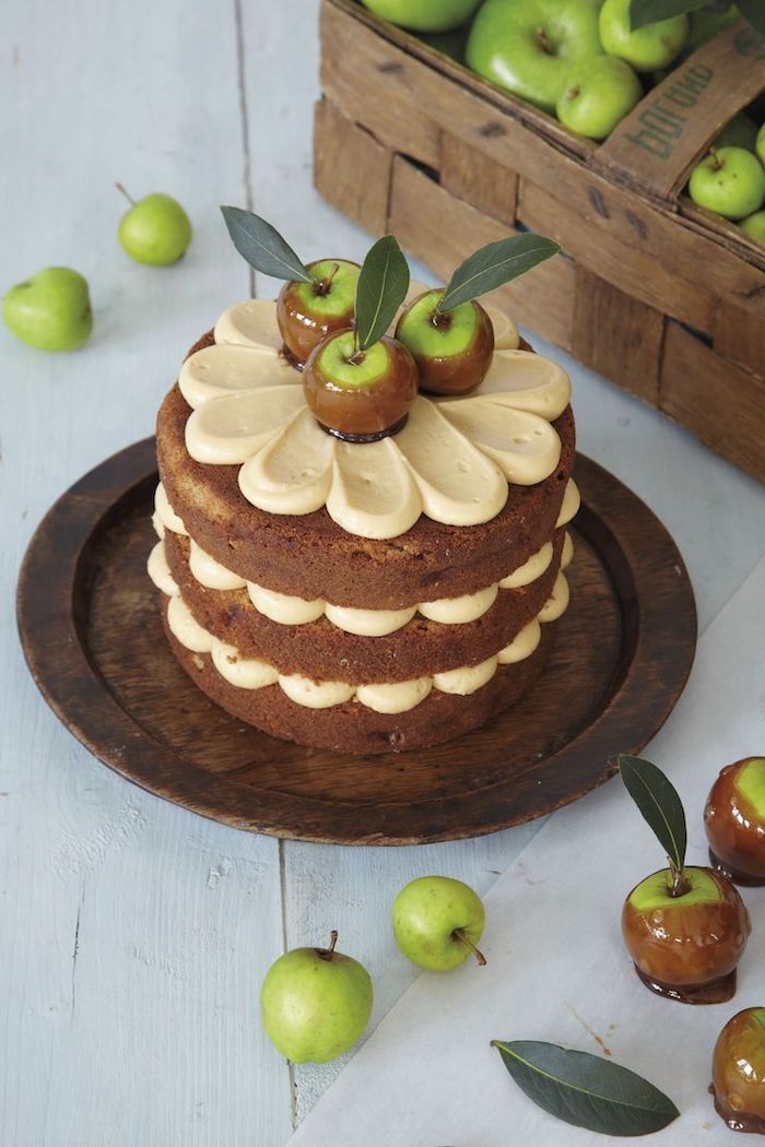geburtstagskuchen bilder, kleiner kuchen mit creme und äpfeln